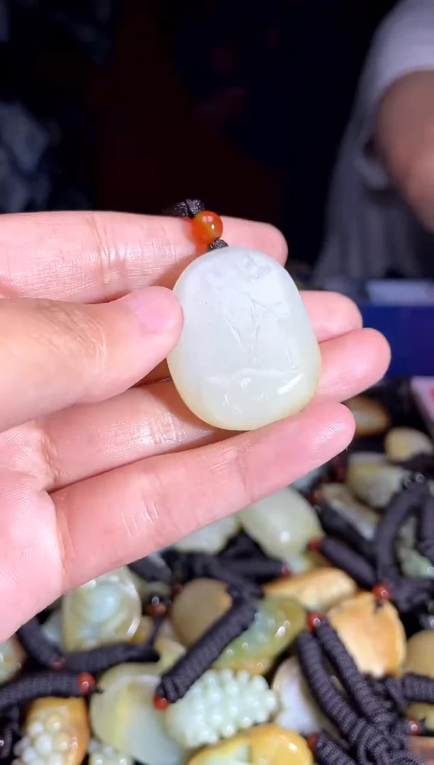 和田玉未镶嵌挂件1