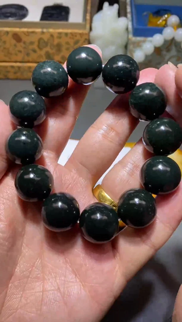 未镶嵌和田玉（糖玉）挂件风****7和田玉