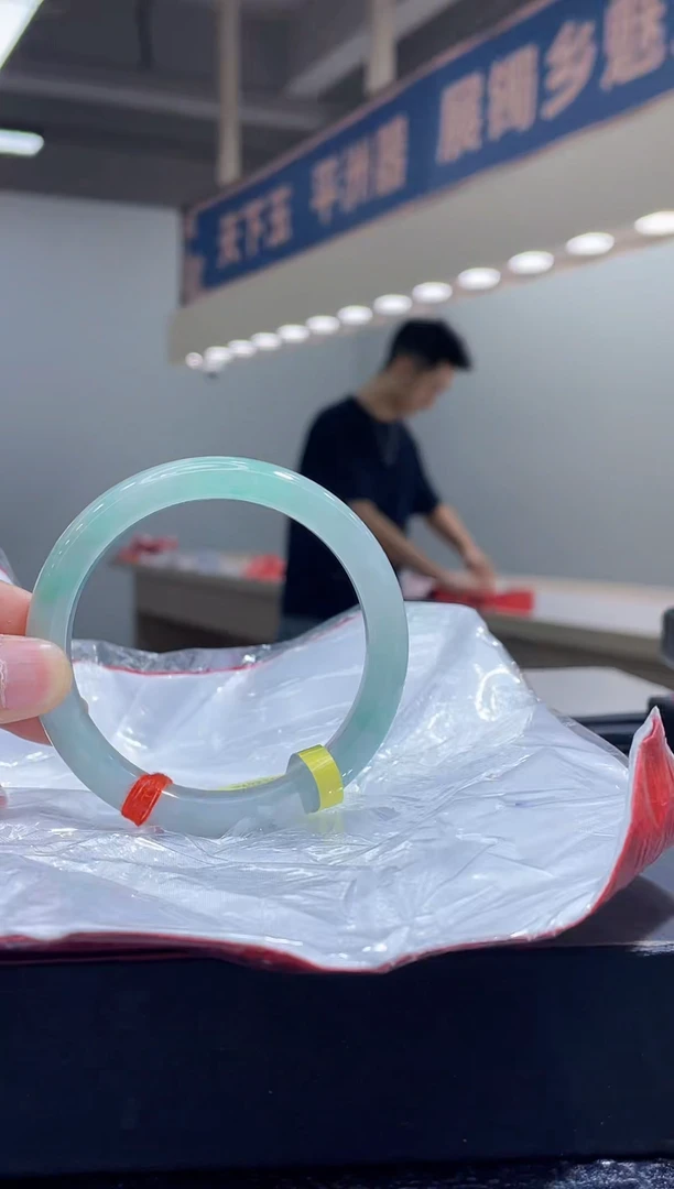 未镶嵌手镯翡翠8
