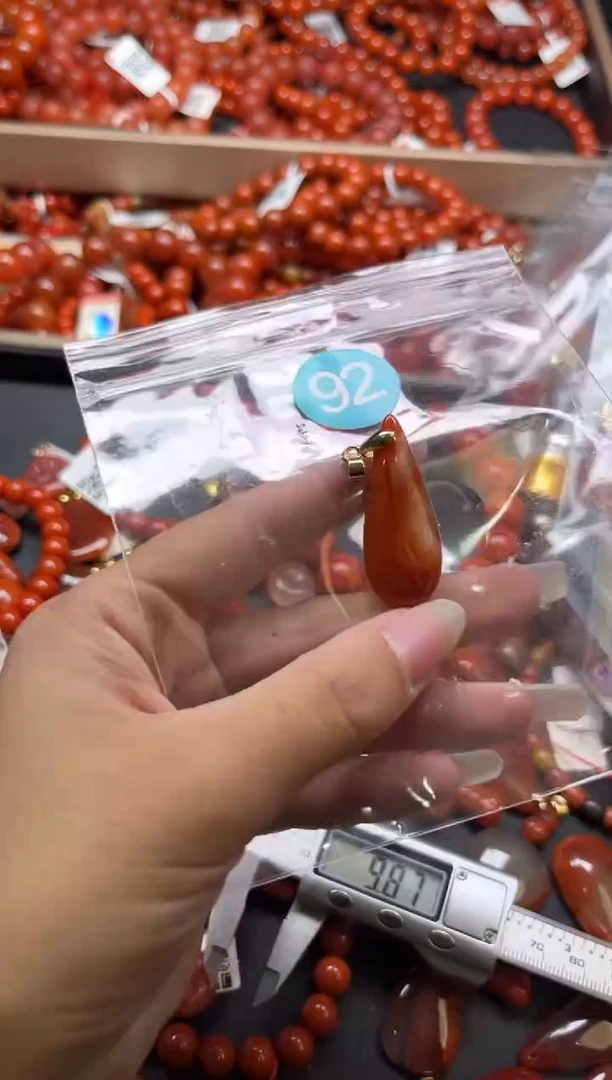 南红玛瑙未镶嵌珠宝奇石92