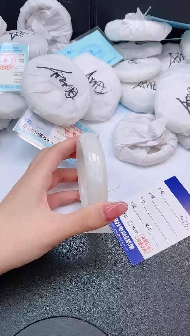 和田玉手镯未镶嵌6L173-60