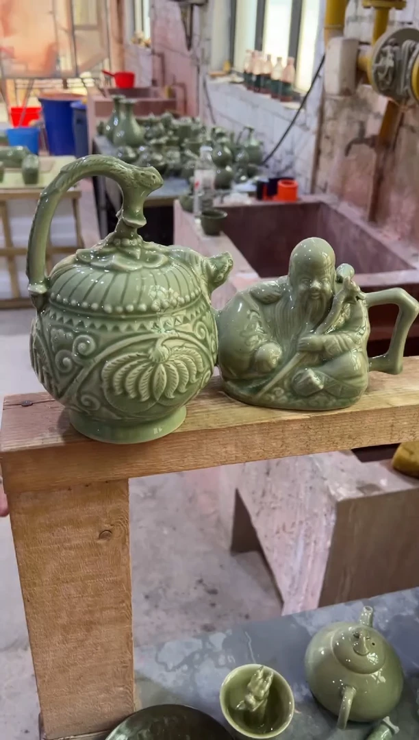 微瑕耀州窑青瓷倒流壶（大）+两心壶