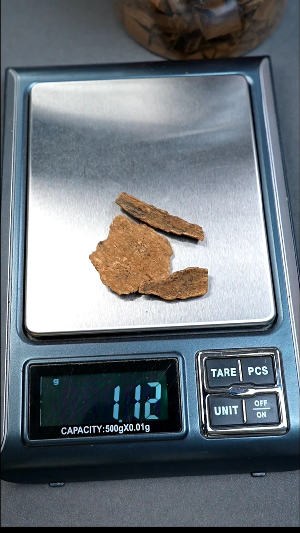沉香沉香碎屑斯里兰卡红土碎料满肉1g