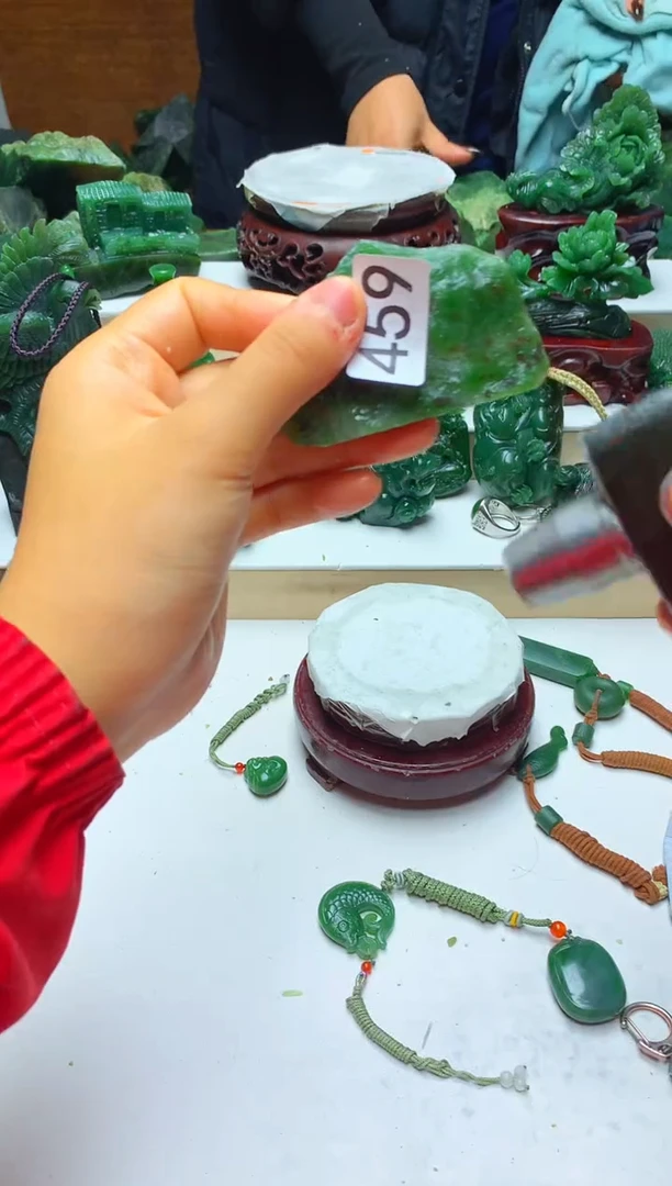 未镶嵌和田玉摆件1