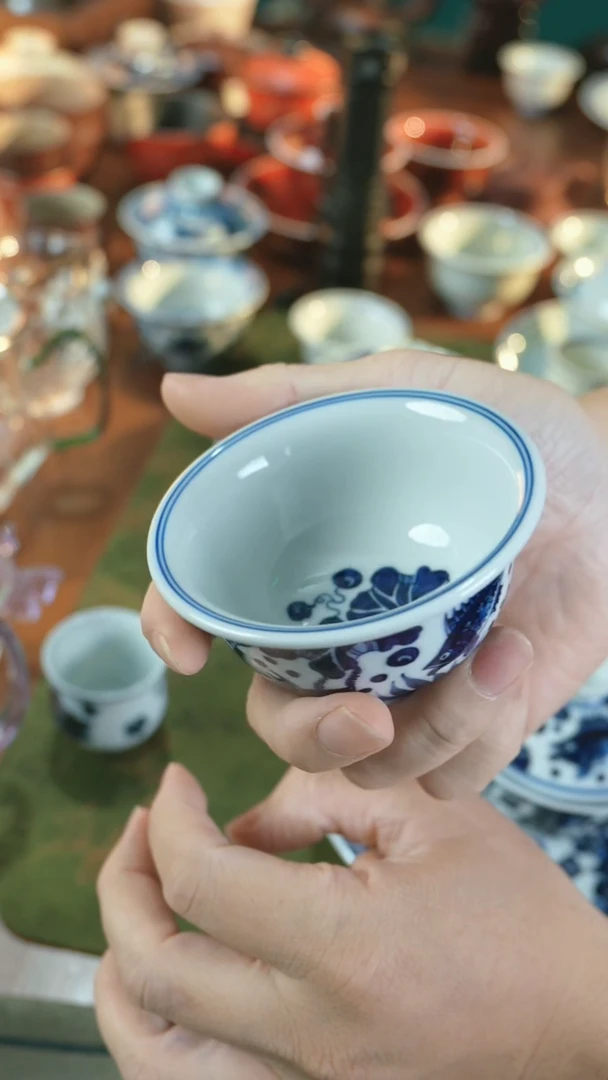 景德镇手工手绘鱼藻纹 压手杯1个