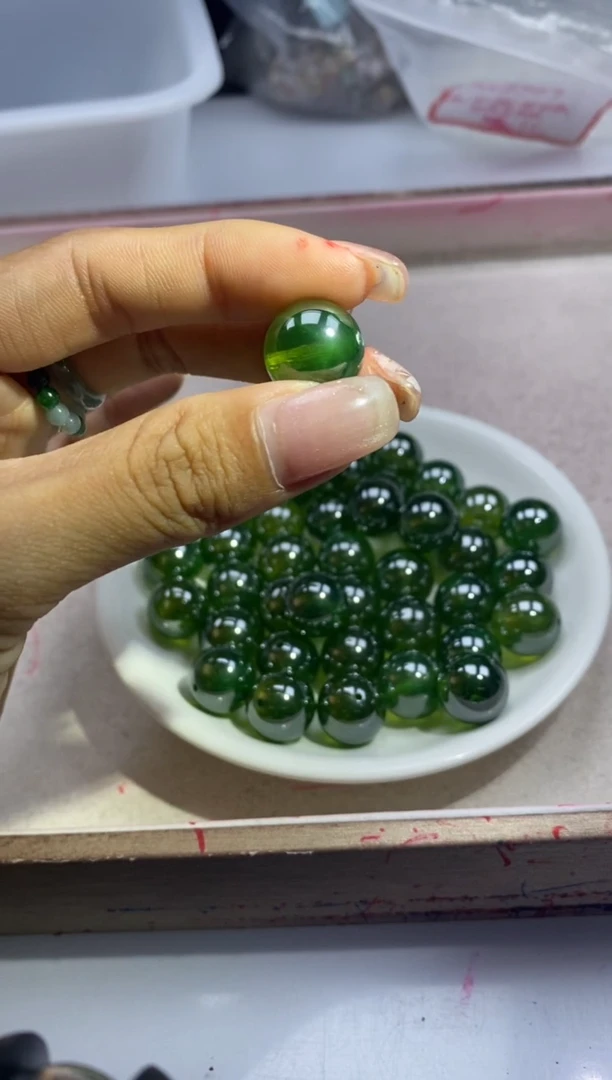 【闪购商品】未镶嵌颈饰祖母绿x279绿*宝石14mm*1颗