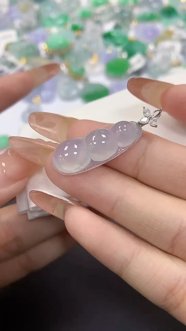 颈饰18K金镶嵌翡翠a货假一赔三支持复检百元上9元证书费自理