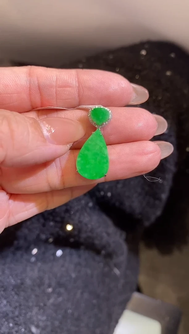 吊坠(不含链)18K金镶嵌翡翠水滴无事牌