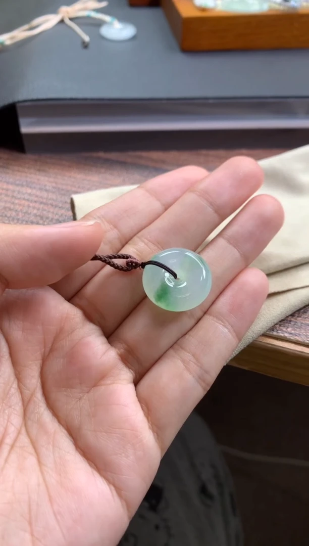 【闪购商品】翡翠颈饰未镶嵌平安扣19-6.6mm