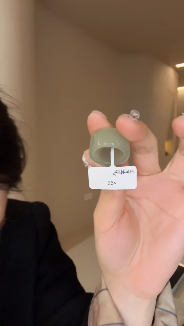 未镶嵌戒指和田玉13码湖水绿直切