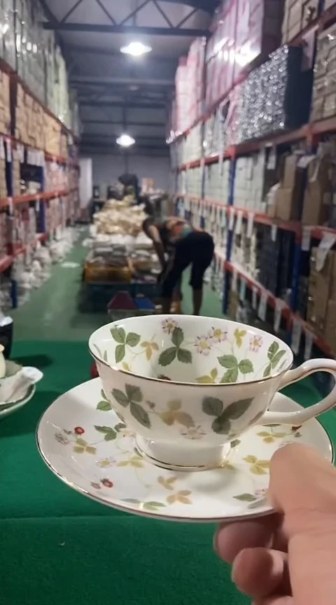 瓷片碗碟好物一件不留@@1