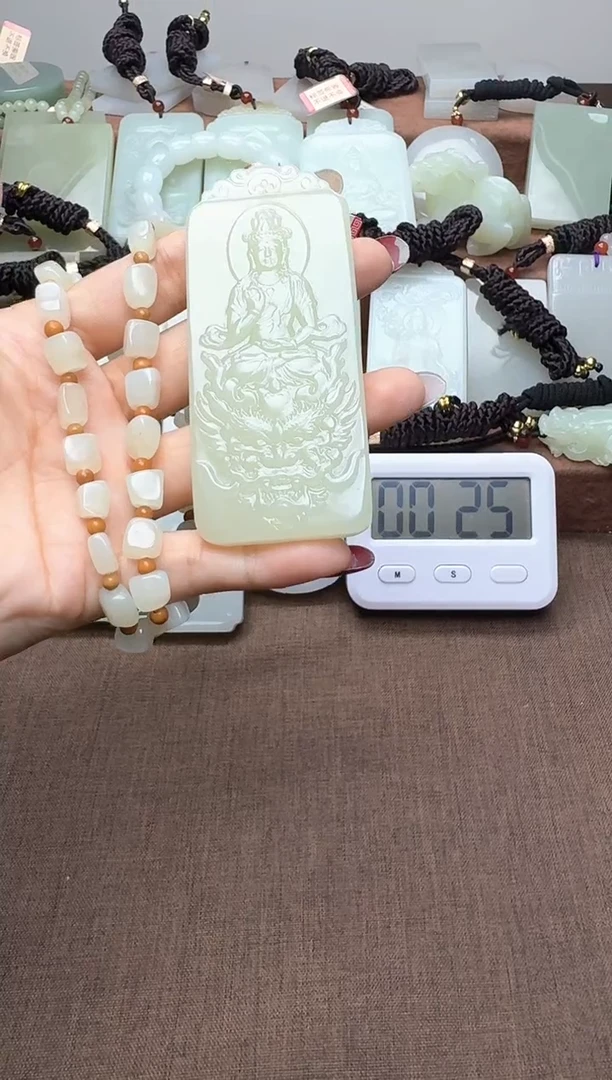 颈饰未镶嵌和田玉1