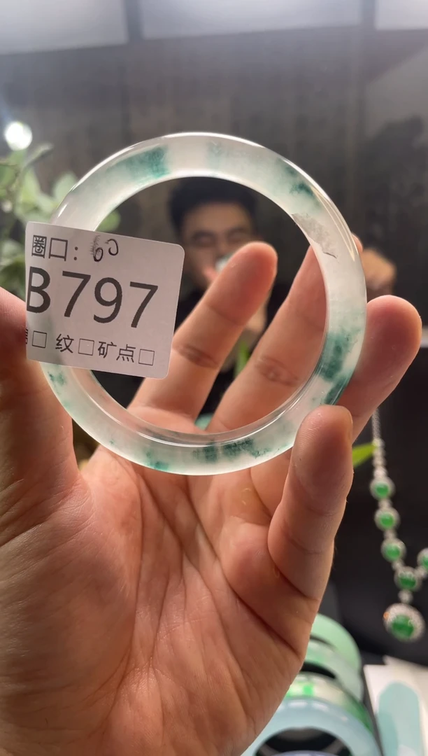 啊强石英岩手镯B797
