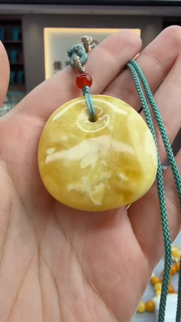琥珀颈饰未镶嵌49秒拍号 假一罚三