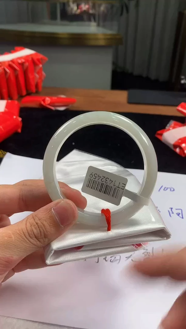 未镶嵌定制翡翠5073毛货不退不换 62-63圈