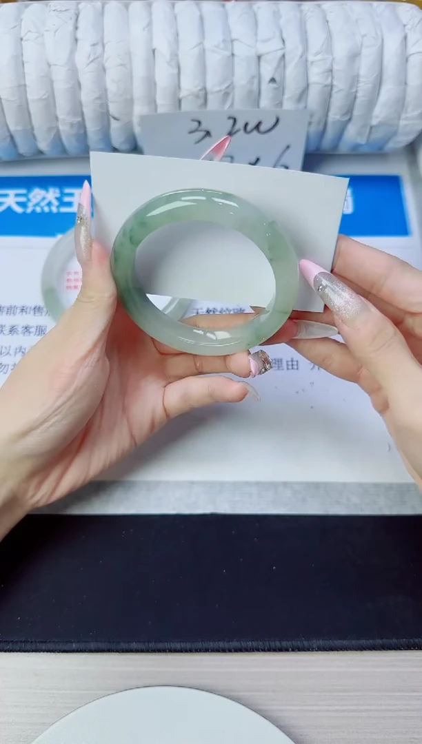 石英质玉手镯未镶嵌119/54.6