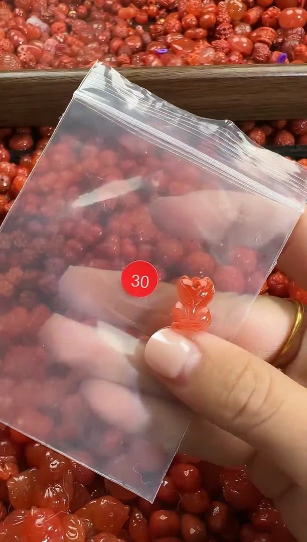 颈饰未镶嵌南红玛瑙1