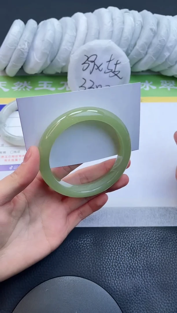 【闪购商品】石英质玉手镯未镶嵌A75-62+