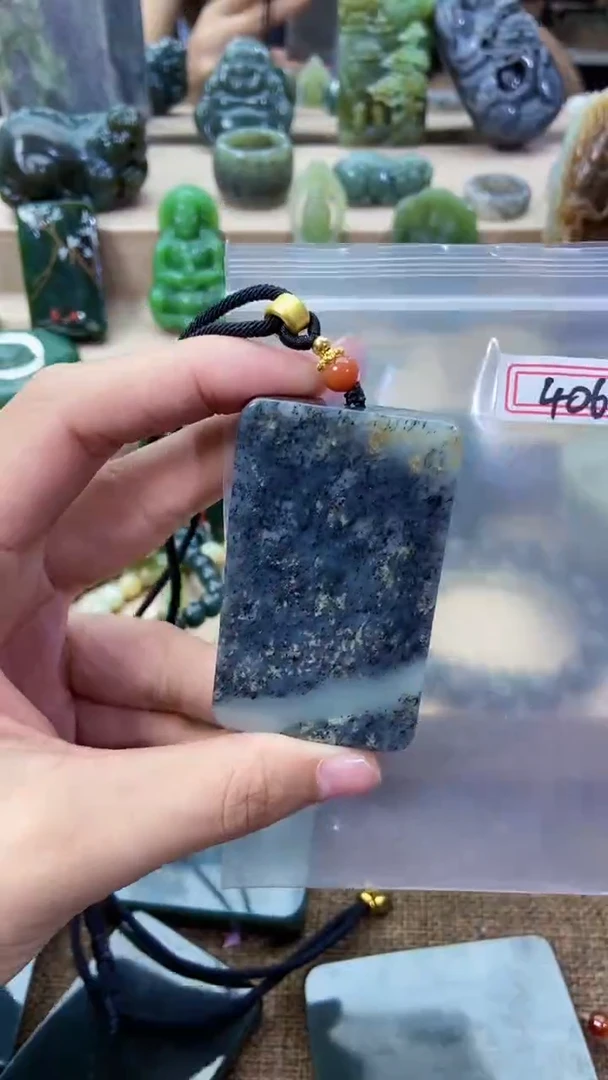 和田玉未镶嵌吊坠(不含链)1