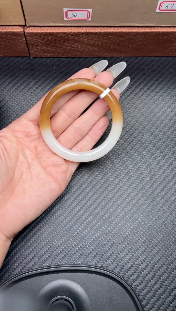 未镶嵌手镯和田玉且末金山微色差53+手镯