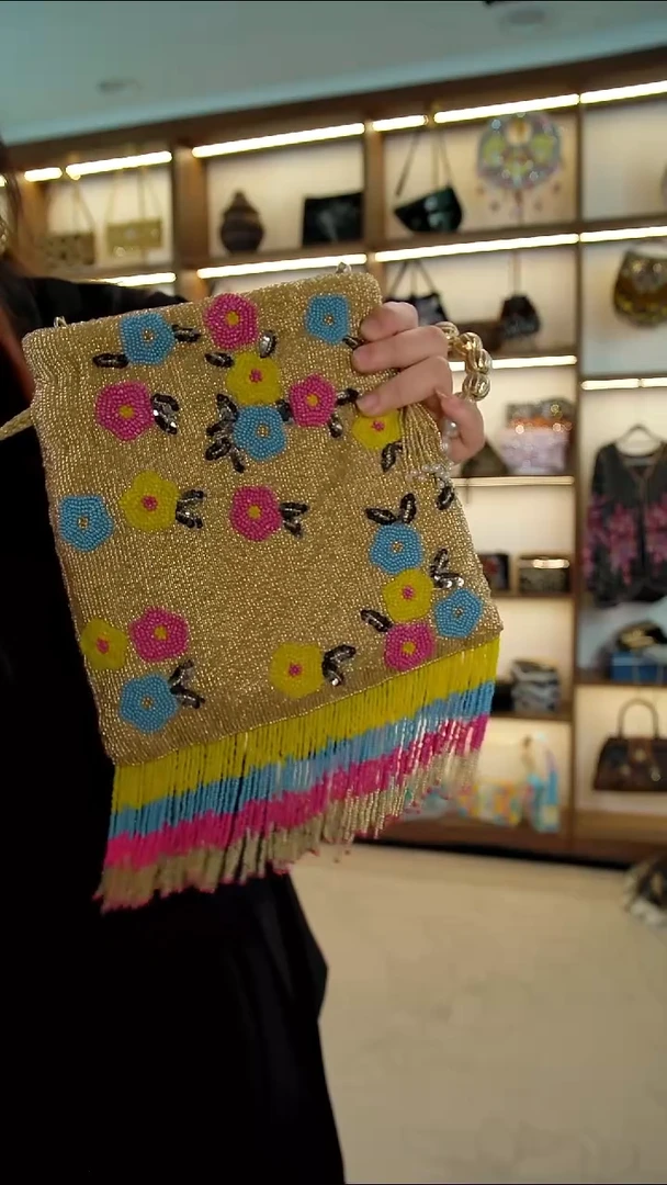 织物15百格汇手工串珠包