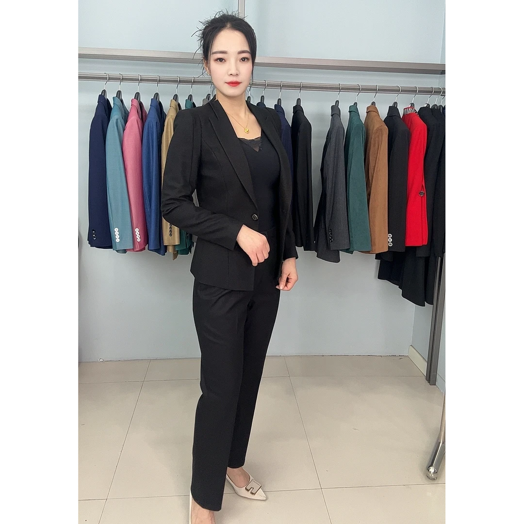 黑色小码西装套装。S码（80-90斤）M码（90-100斤）1853