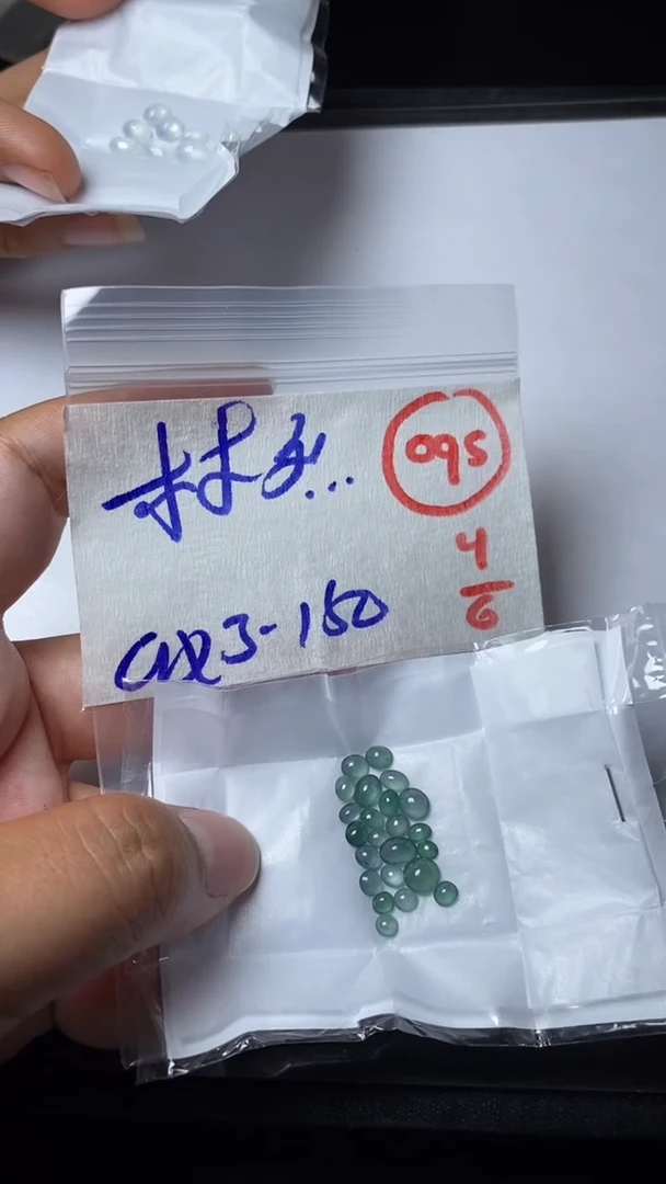 定制翡翠未镶嵌缅甸天然翡翠A货95