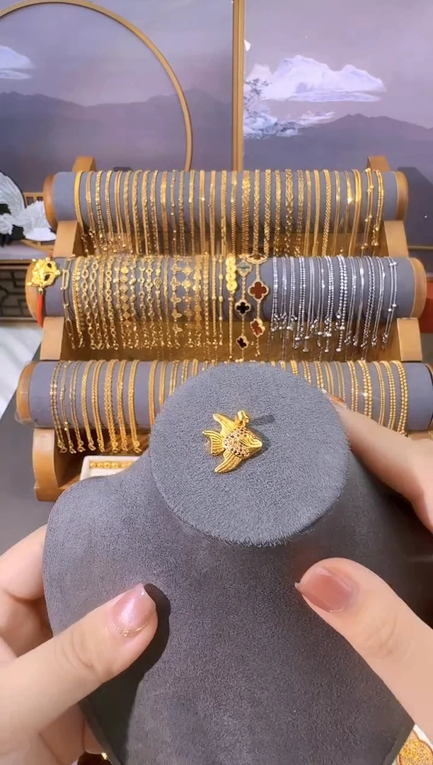 小金鱼吊坠 1.5g