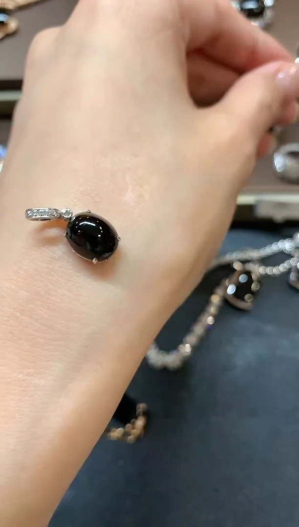 【闪购商品】翡翠吊坠(不含链)18K金镶嵌a132多样性一件发货不退换