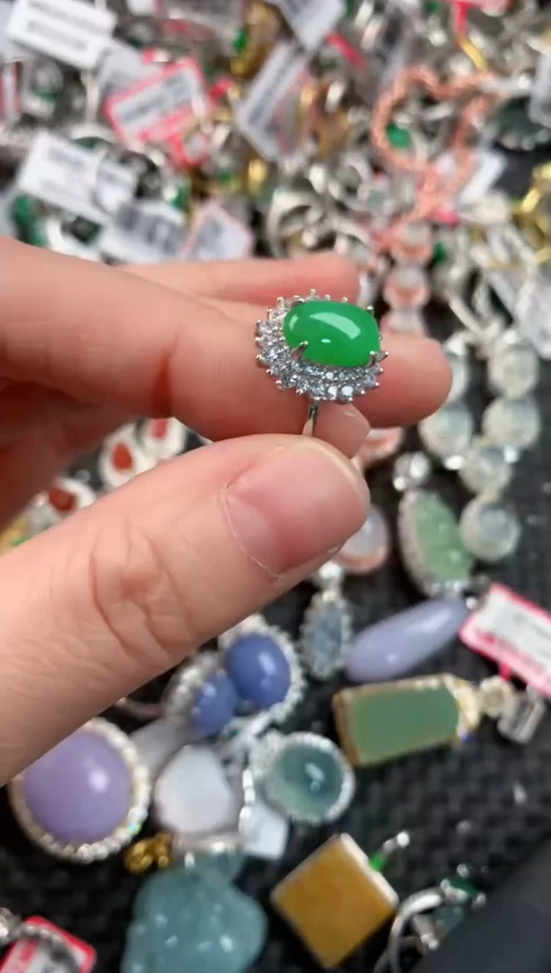 银S925镶嵌戒指翡翠333         1