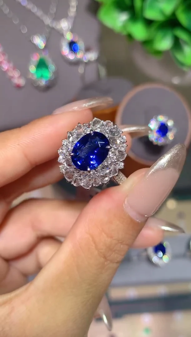 蓝宝石戒指18K金镶嵌2.09CT