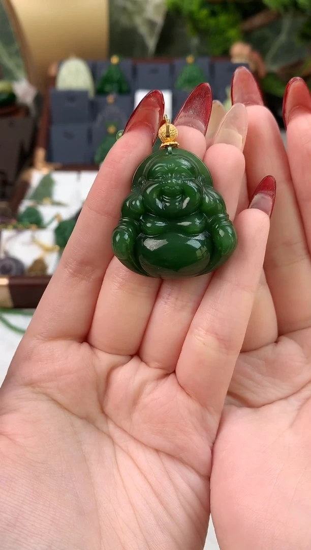 颈饰未镶嵌和田玉吊坠