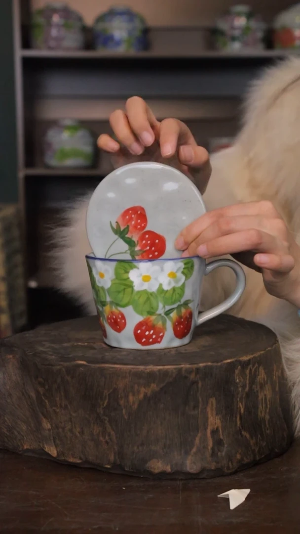 【闪购商品】椿野锤纹盖杯-300ml（草莓）C184