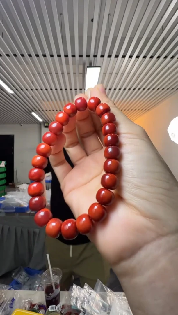 手串未镶嵌南红玛瑙约8*9mm南红满肉老型珠单圈