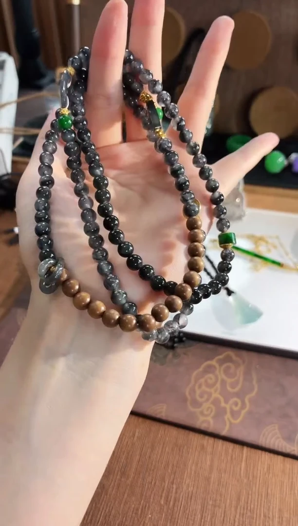 颈饰未镶嵌翡翠珠串