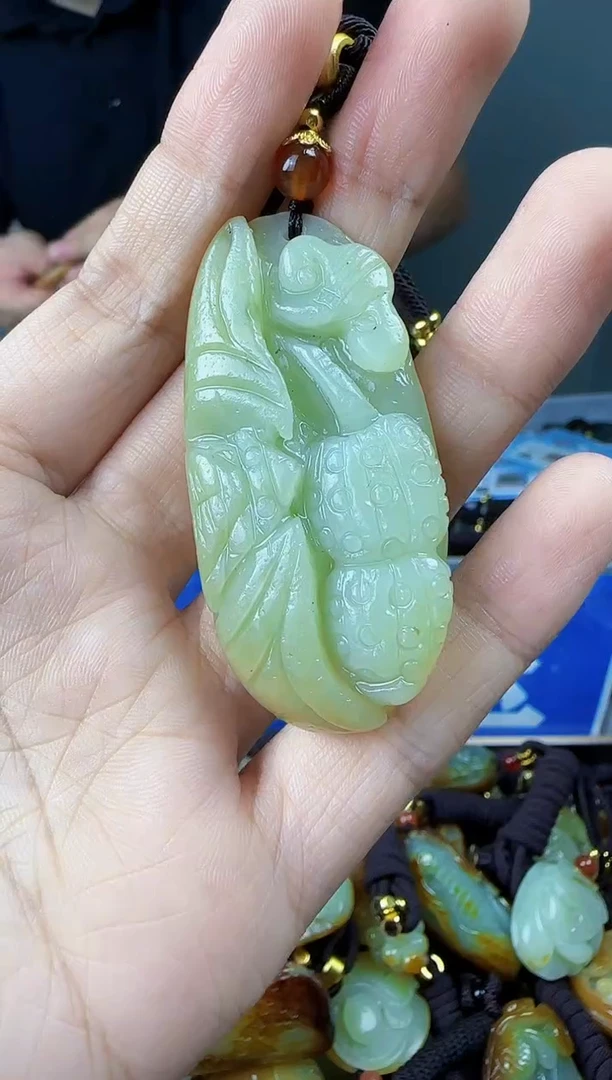 和田玉未镶嵌颈饰1