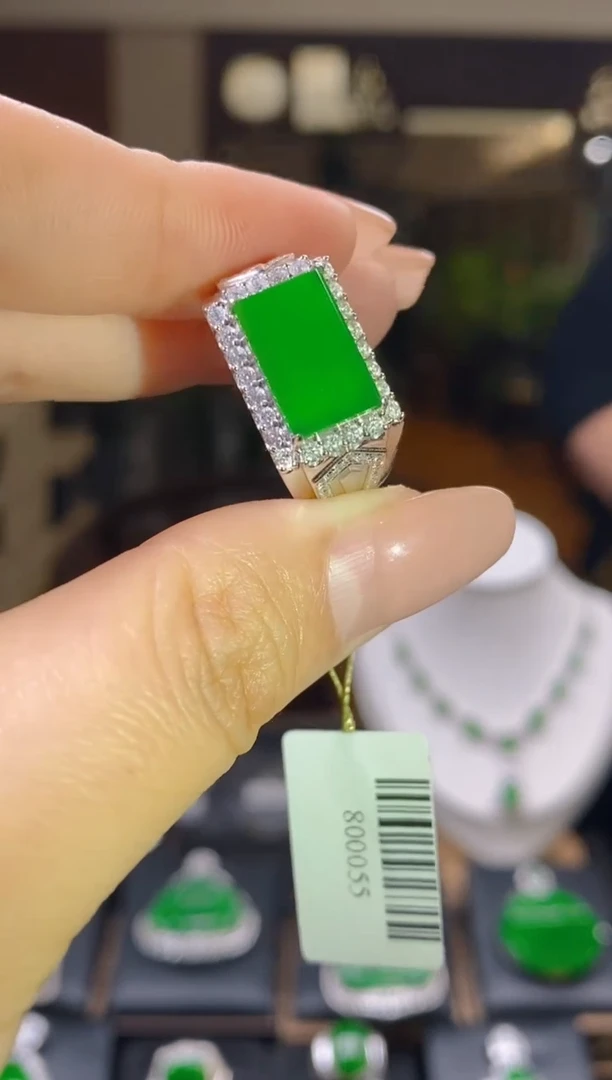 【闪购商品】翡翠吊坠(不含链)18K金镶嵌翡翠吊坠