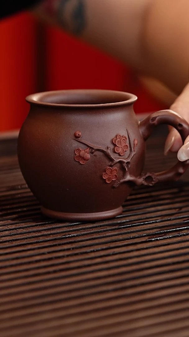 紫砂紫砂花器带把主人杯