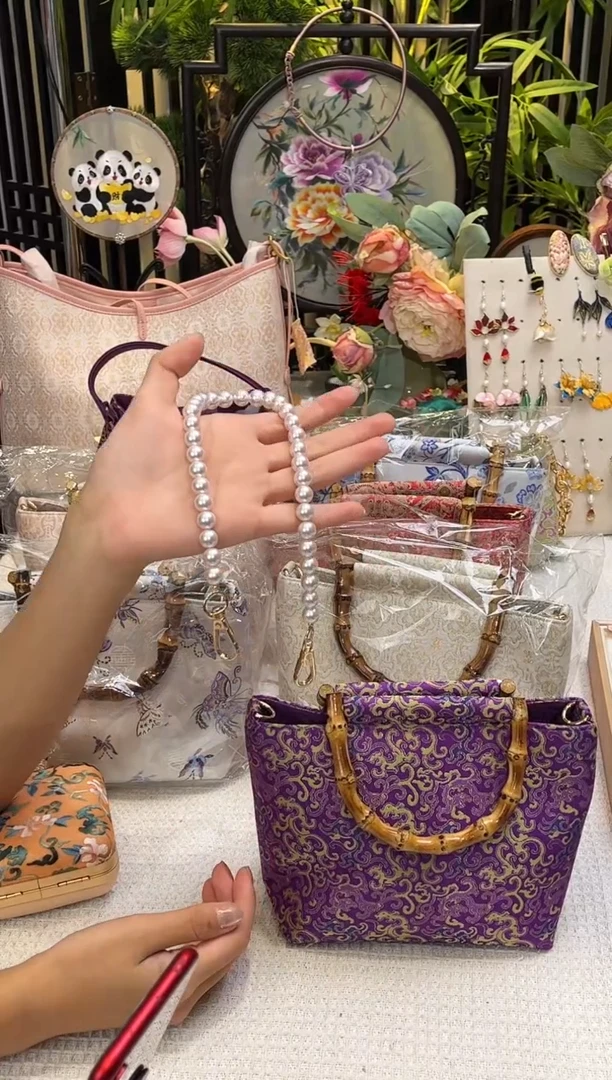 织绣粉珠链111111