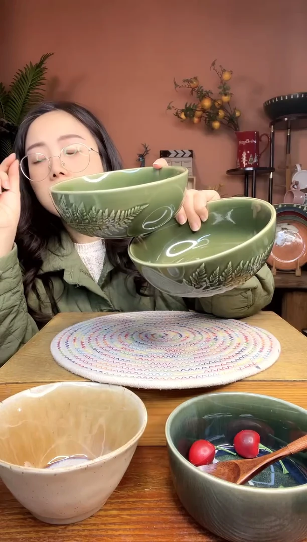 陶瓷6.3英寸绿色浮雕面碗 2件 微瑕疵