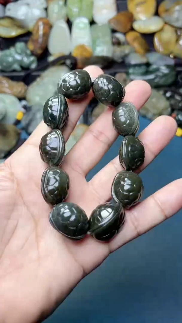 未镶嵌和田玉把件-