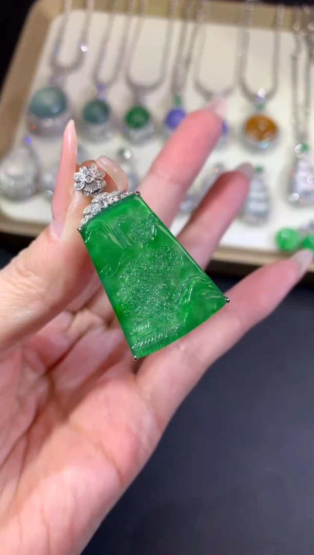 吊坠(不含链)18K金镶嵌翡翠62-山水