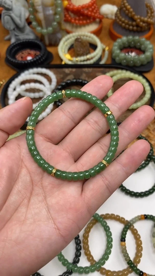 颈饰未镶嵌和田玉手串