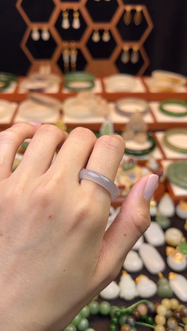 未镶嵌戒指和田玉17