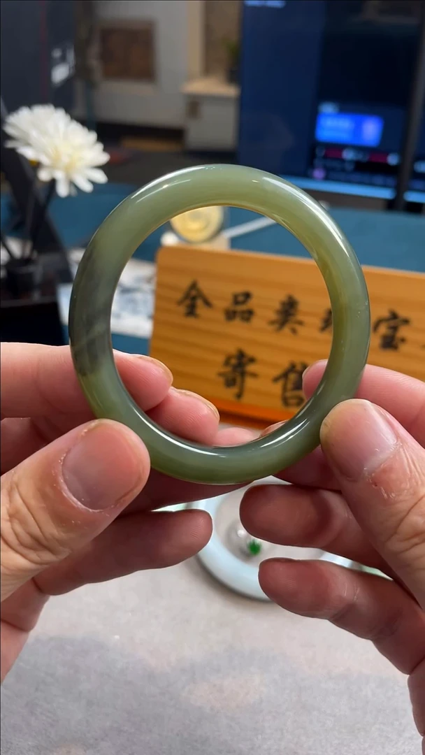 未镶嵌手镯定制和田玉14685号51圈