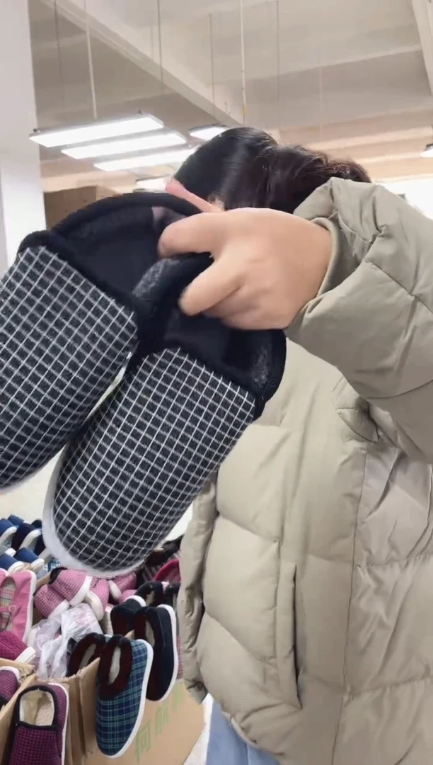 3-15黑格棉鞋38码