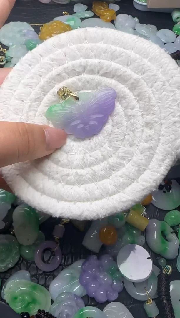 颈饰未镶嵌翡翠缅甸翡翠吊坠