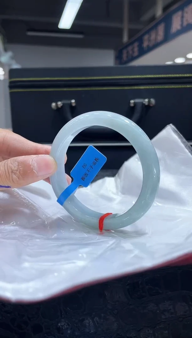 未镶嵌手镯翡翠18
