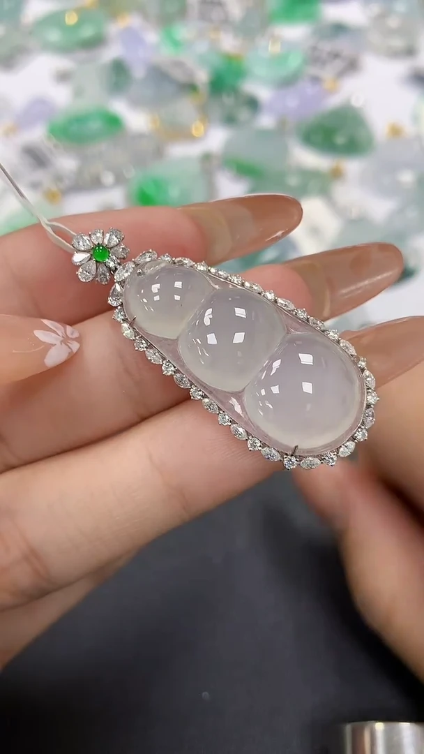 颈饰18K金镶嵌翡翠a货假一赔三支持复检百元上9元证书费自理