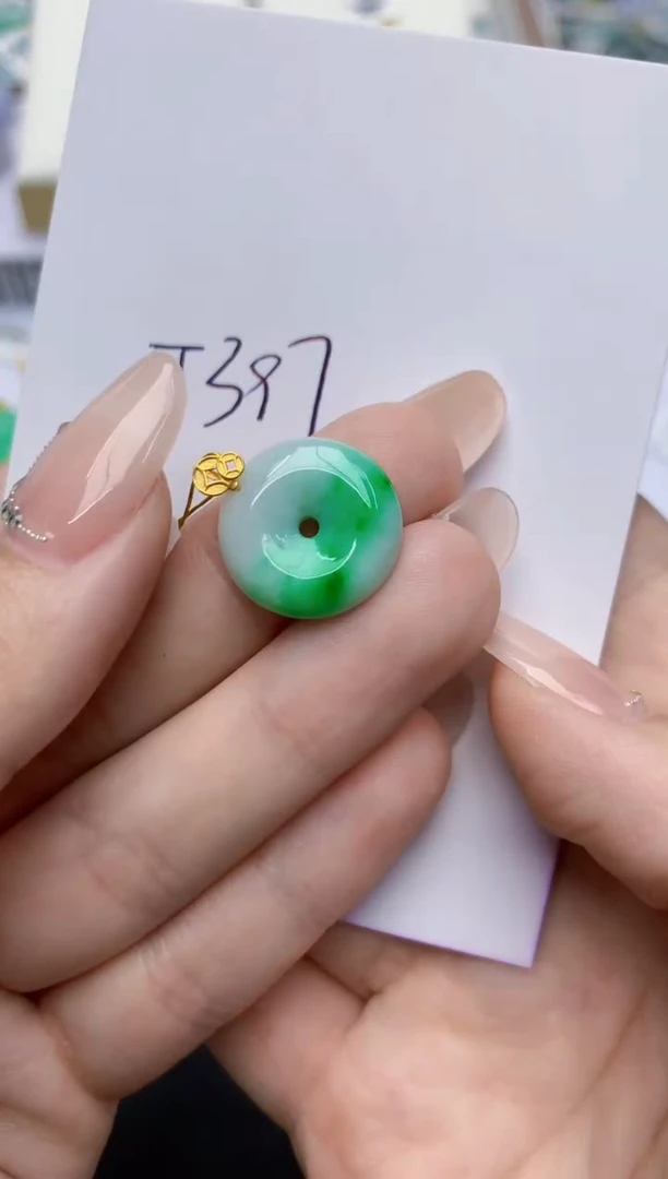 翡翠未镶嵌颈饰天然缅甸翡翠A货